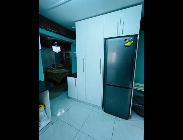 4.5 BEDROOM HOUSE FOR SALE IN UMLAZI BB